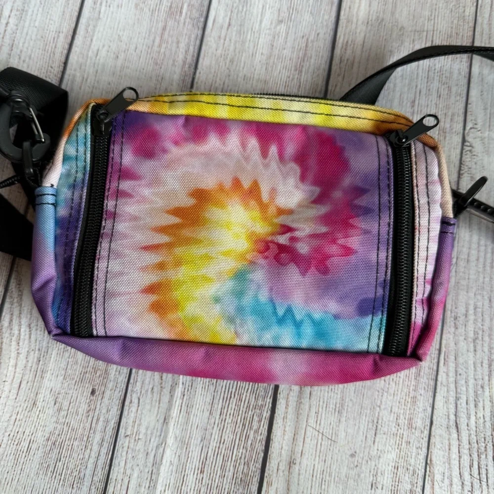 WALT DISNEY WORLD Mickey Mouse Tie Dyed Fanny Pack - Picture 5 of 8